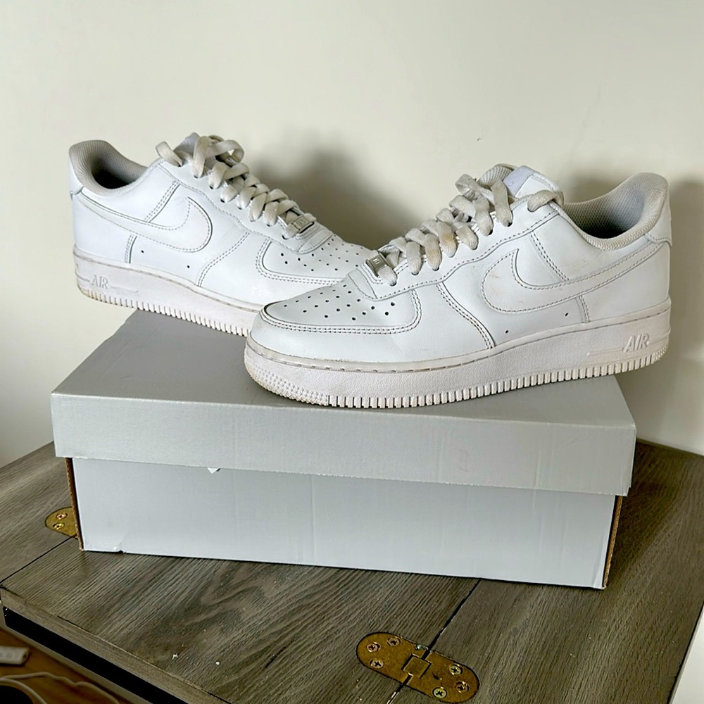 Air Force ones used with box size 8 men’s
